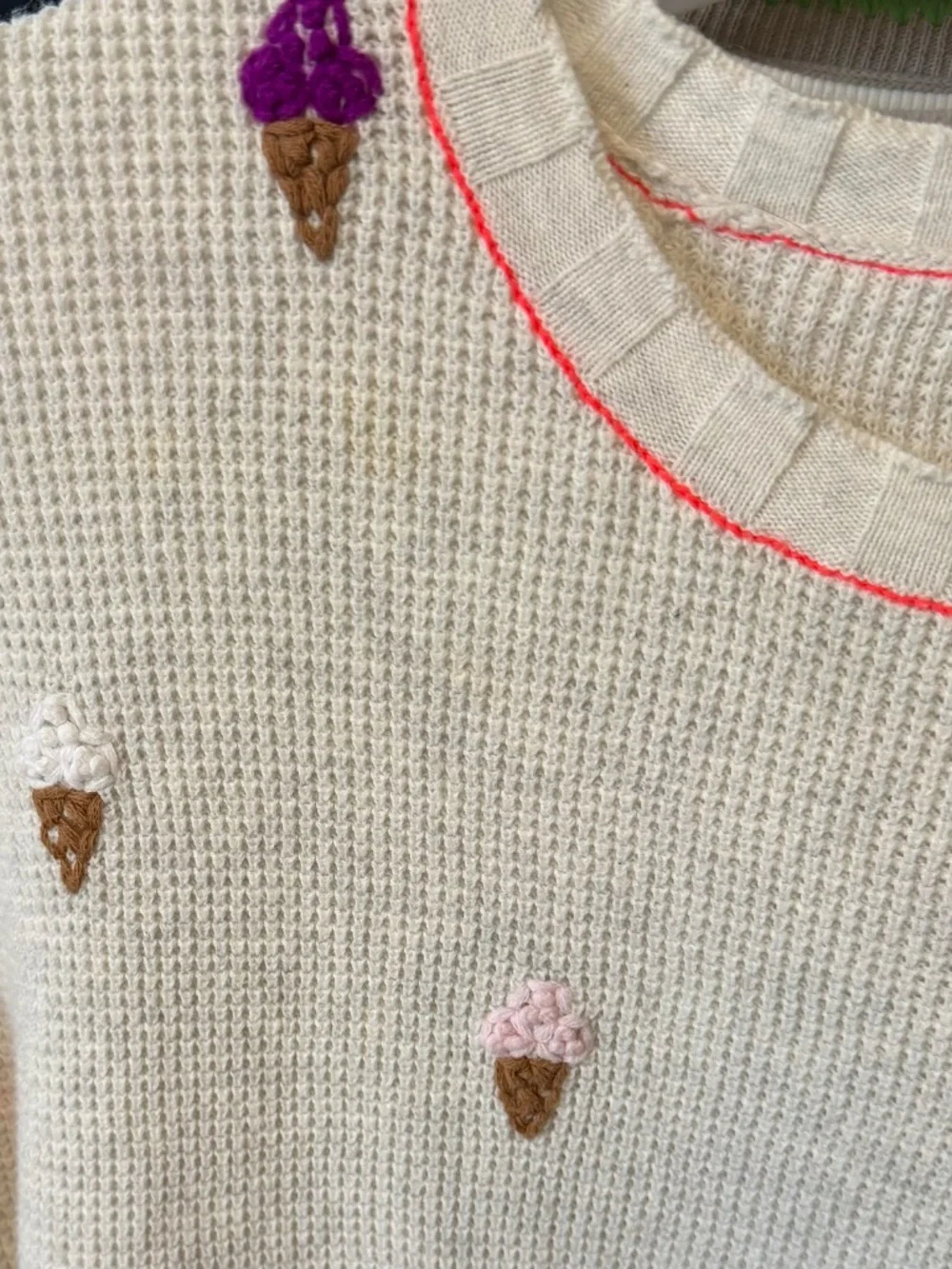 Lisa Todd 'What's the Scoop' cream sweater, M, 2630 - Picture 2 of 5